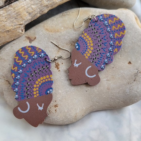 Handmade wooden mama African earrings - Picture 2 of 3